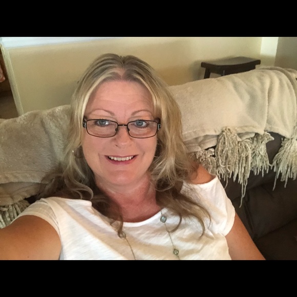 Meet your Posher. - Picture 2 of 2